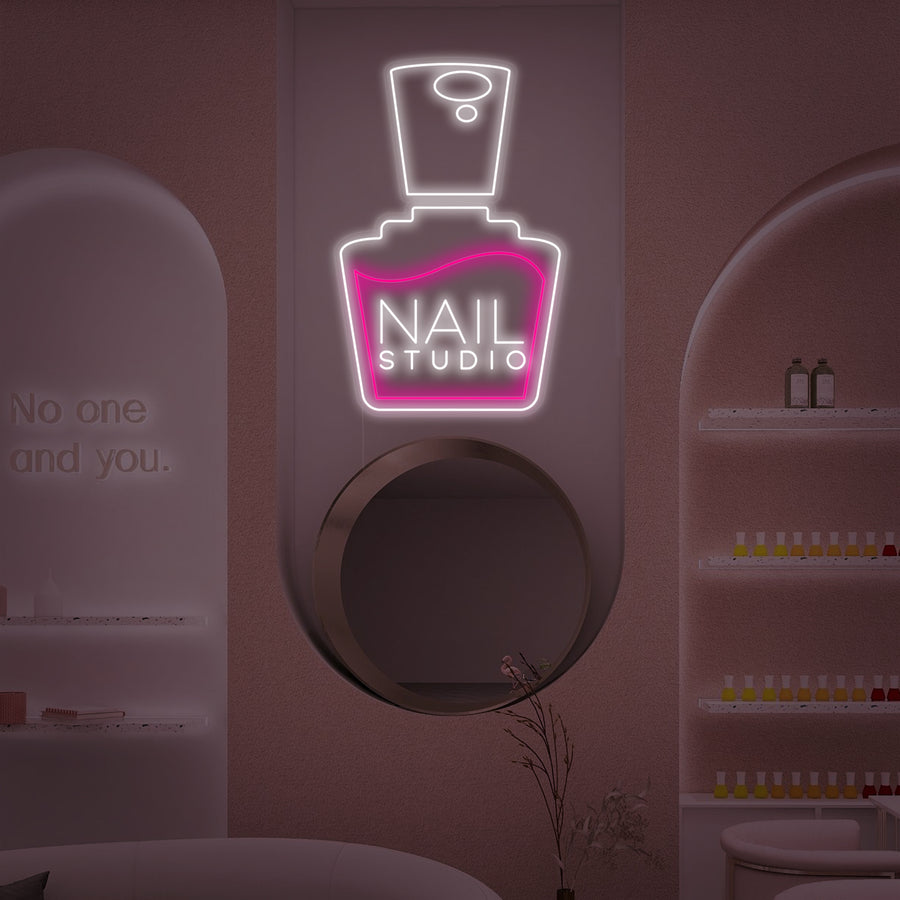 "Nails Studio" Neon Sign